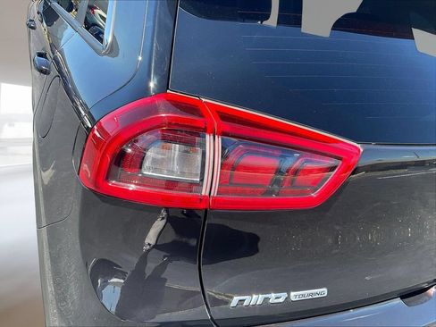 Used 2018 Kia Niro Touring FWD image 23