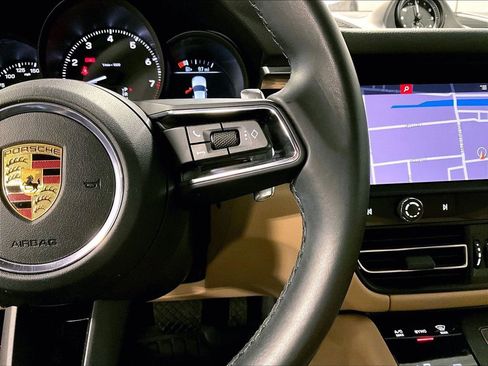 Certified 2023 Porsche Macan image 24
