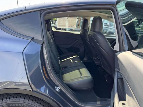 Used 2023 Tesla Model Y Long Range AWD/4WD image 14