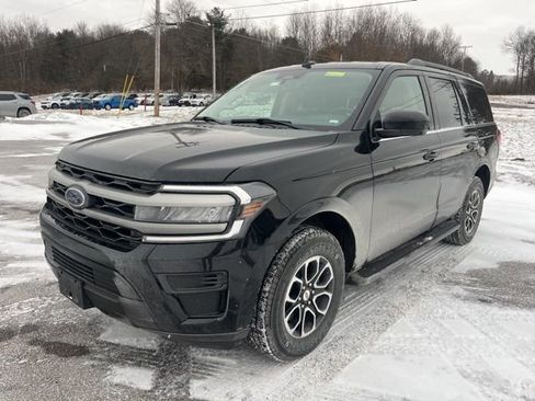 Used 2024 Ford Expedition XLT image 10