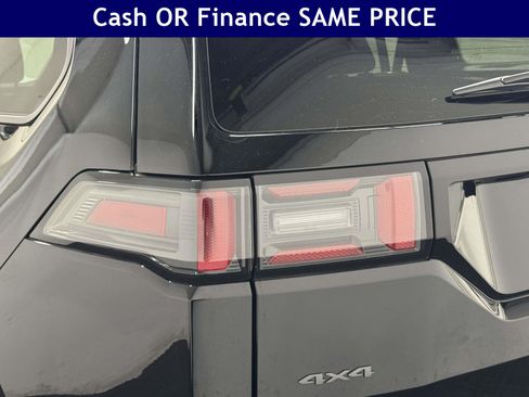 Used 2026 Jeep Cherokee Limited AWD/4WD image 12