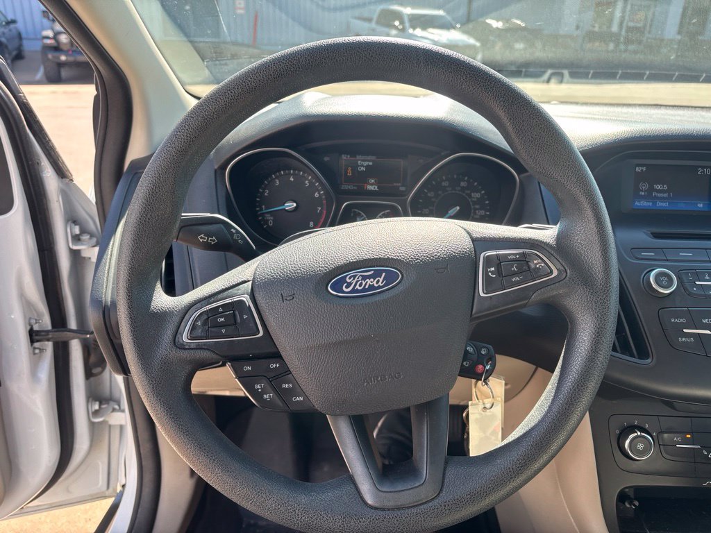 Used 2015 Ford Focus SE FWD image 12