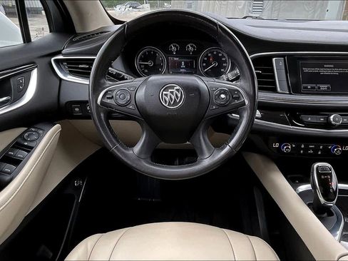 Used 2019 Buick Enclave Essence image 6