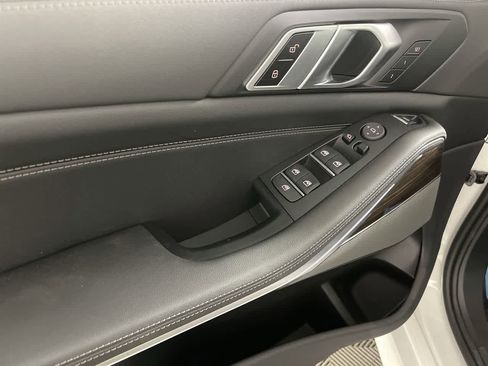 Certified 2024 BMW X5 xDrive40i w/ M Sport Package AWD/4WD image 13