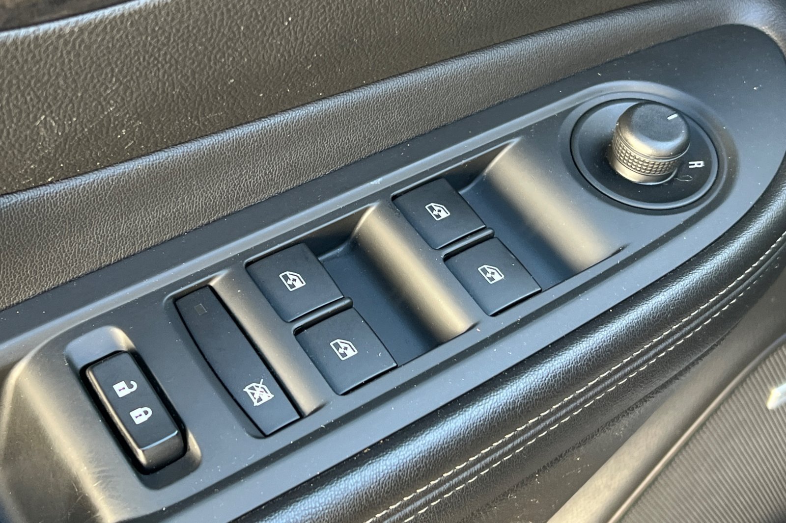 Used 2016 Buick Encore Sport Touring FWD image 16