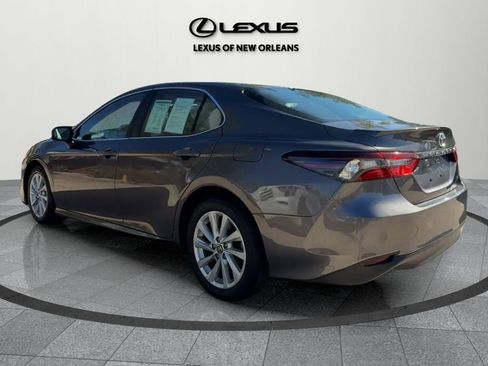 Used 2022 Toyota Camry LE image 5