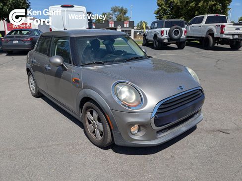 Used 2017 MINI Cooper 4-Door Hardtop FWD image 1