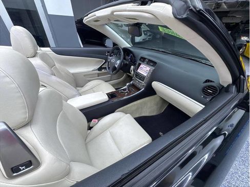 Used 2012 Lexus IS 250C image 15