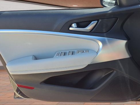 Used 2024 Genesis G70 2.5T RWD image 22