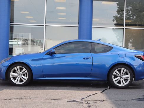 Used 2010 Hyundai Genesis 2.0T image 2