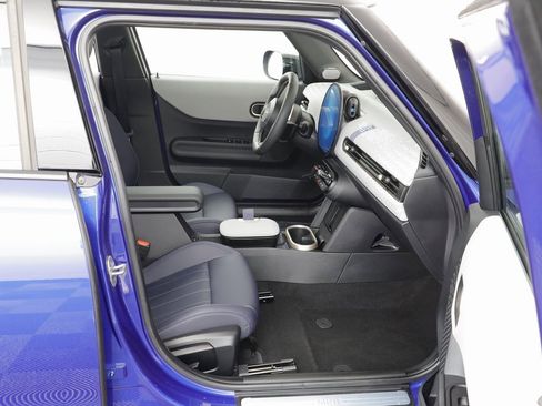 Certified 2025 MINI Cooper S image 18