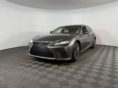Used 2023 Lexus LS 500 w/ Interior Upgrade Package RWD image 3