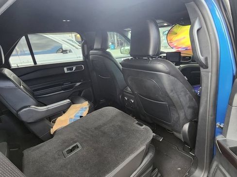 Used 2020 Ford Explorer XLT w/ Equipment Group 202A RWD image 7