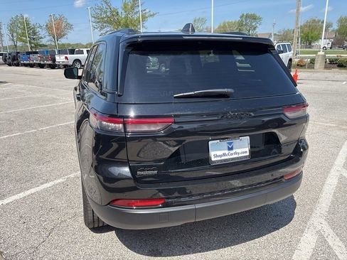 New 2025 Jeep Grand Cherokee Altitude AWD/4WD image 21
