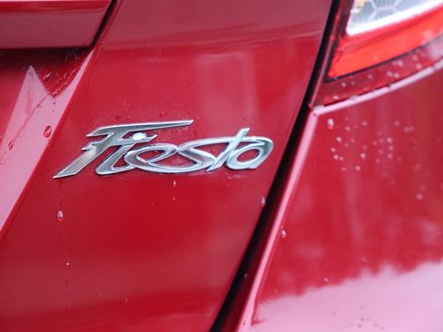 Used 2013 Ford Fiesta SE FWD image 31