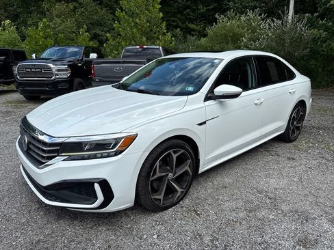 Used 2020 Volkswagen Passat 2.0T R-Line FWD image 3