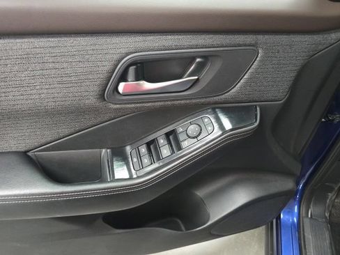 Used 2023 Nissan Rogue SV AWD/4WD image 13