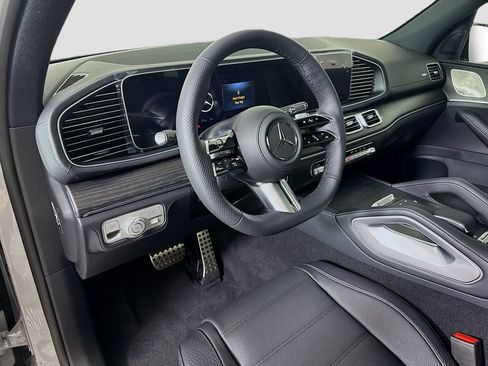 New 2026 Mercedes-Benz GLS 450 4MATIC image 9