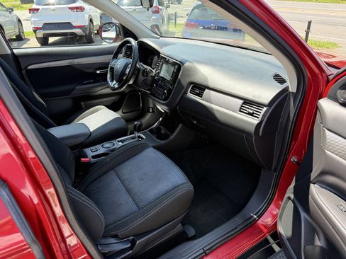 Used 2016 Mitsubishi Outlander SE FWD image 14
