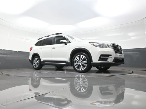 Used 2022 Subaru Ascent Limited w/ Technology Package image 9