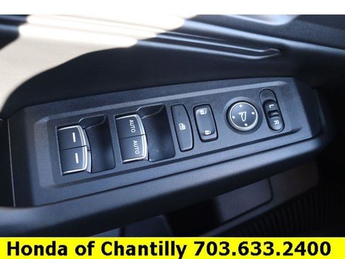 Certified 2025 Honda Accord SE image 17