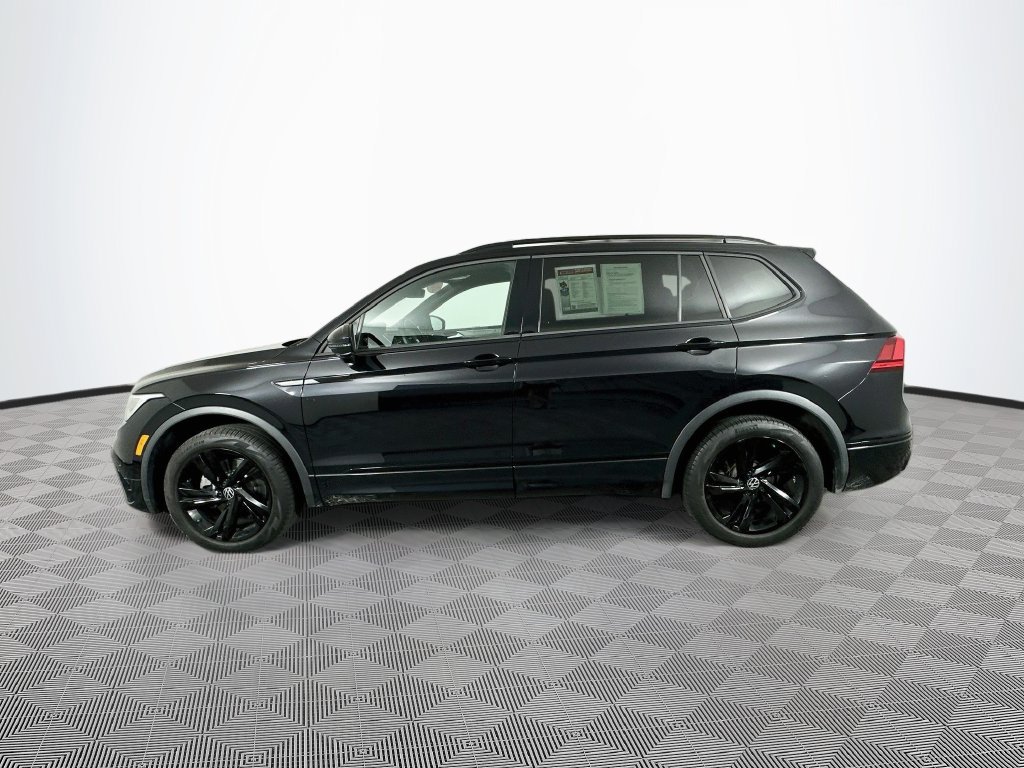 Used 2023 Volkswagen Tiguan SE R-Line AWD/4WD image 6