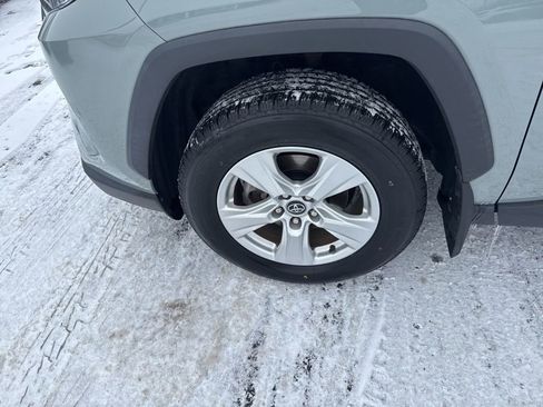 Used 2020 Toyota RAV4 XLE image 9