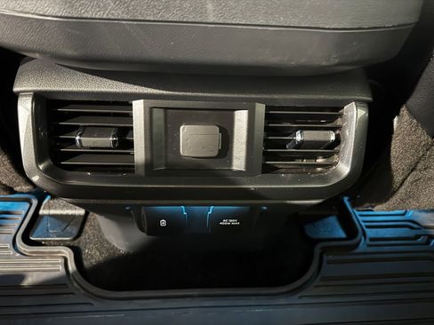 Used 2022 Ford F150 Lariat AWD/4WD image 39