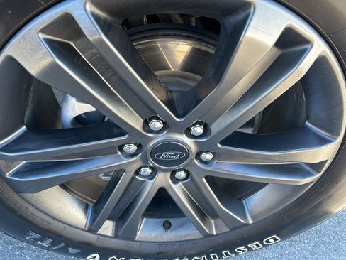 Used 2022 Ford F150 Lariat w/ Equipment Group 502A High image 11