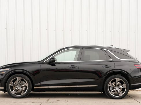 Used 2024 Genesis Electrified GV70 Advanced image 8