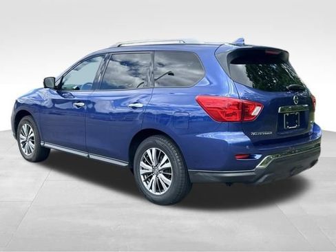 Used 2019 Nissan Pathfinder SL AWD/4WD image 3