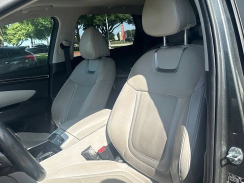Used 2022 Hyundai Tucson SEL w/ Convenience + Premium Package FWD image 5