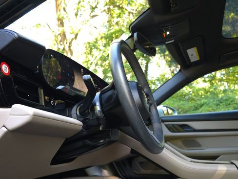 Used 2023 Porsche Taycan 4 Cross Turismo w/ Premium Package image 28