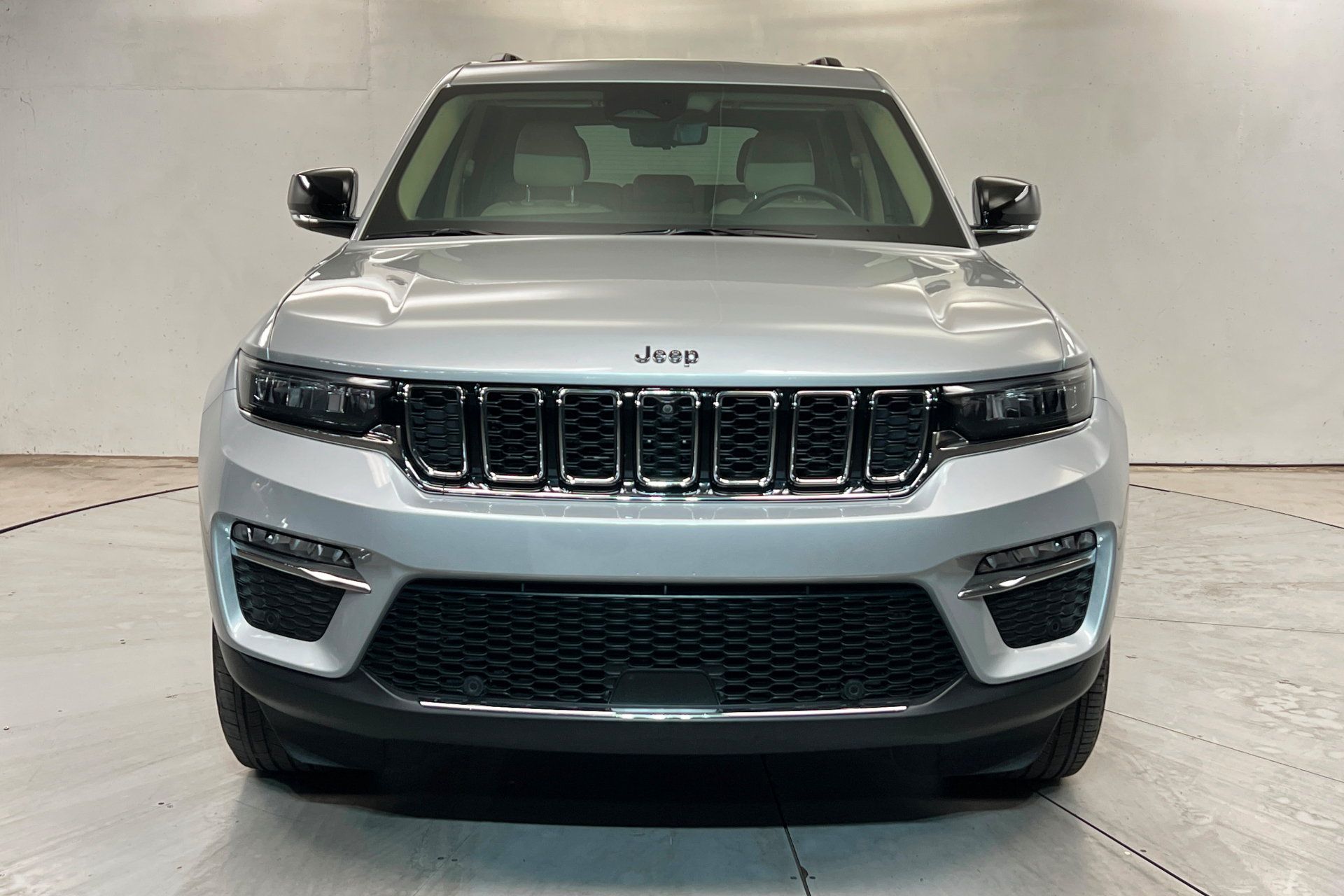 Used 2022 Jeep Grand Cherokee Limited w/ Luxury Tech Group II AWD/4WD image 9
