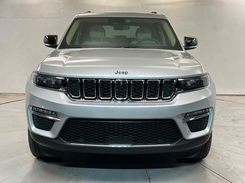Used 2022 Jeep Grand Cherokee Limited w/ Luxury Tech Group II AWD/4WD image 9