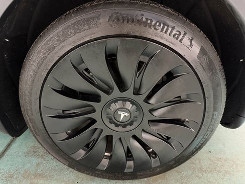 Used 2020 Tesla Model Y Long Range image 7