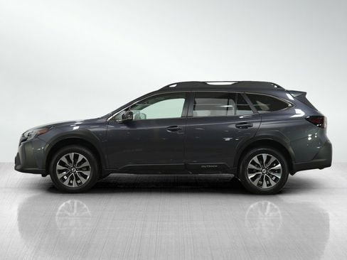 Used 2023 Subaru Outback Limited image 2