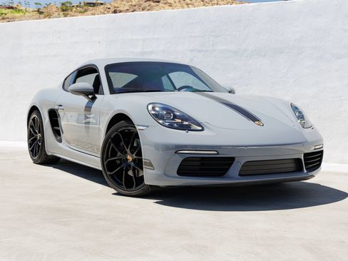 Certified 2025 Porsche 718 Cayman RWD image 9