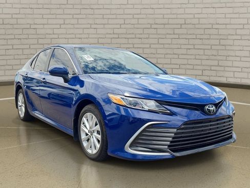 Used 2023 Toyota Camry LE w/ Protection Package (Q2) (TMS) FWD image 3