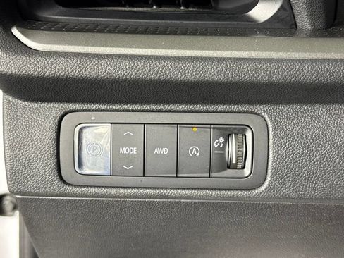 Certified 2026 Chevrolet Traverse LT AWD/4WD image 17