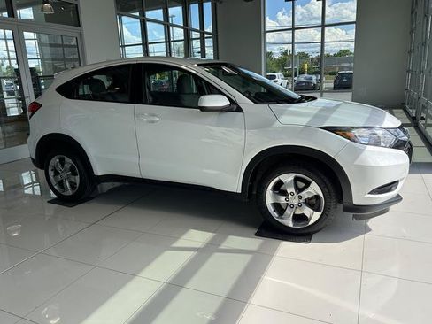 Used 2018 Honda HR-V LX image 6