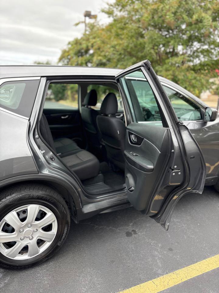 Used 2018 Nissan Rogue S FWD image 14
