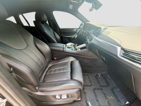 Used 2022 BMW X6 xDrive40i w/ Premium Package image 32