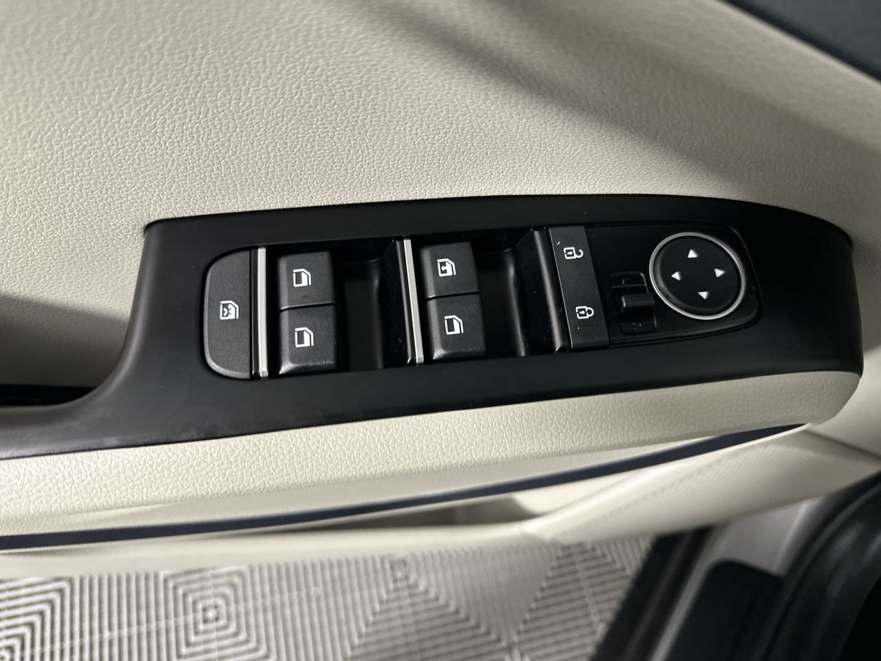 Certified 2025 Kia Soul EX FWD image 3