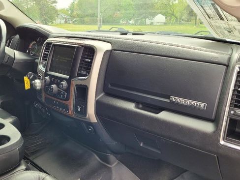 Used 2017 RAM 1500 Laramie AWD/4WD image 19