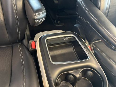 Used 2023 Chrysler Pacifica Touring-L FWD image 18