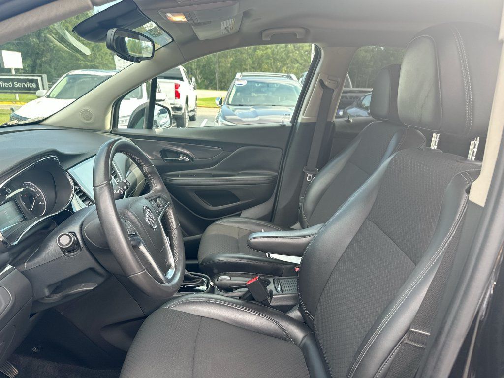 Used 2021 Buick Encore Preferred FWD image 8