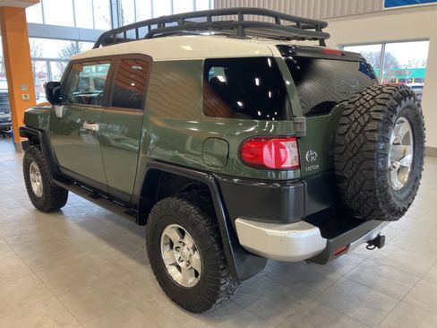 Used 2010 Toyota FJ Cruiser 4WD image 7