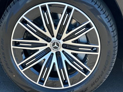 New 2026 Mercedes-Benz EQS 550 4MATIC SUV image 32