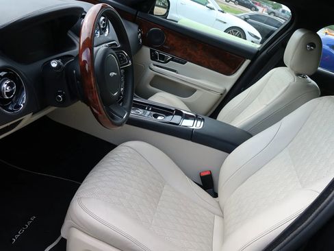 Used 2019 Jaguar XJ L Portfolio image 17